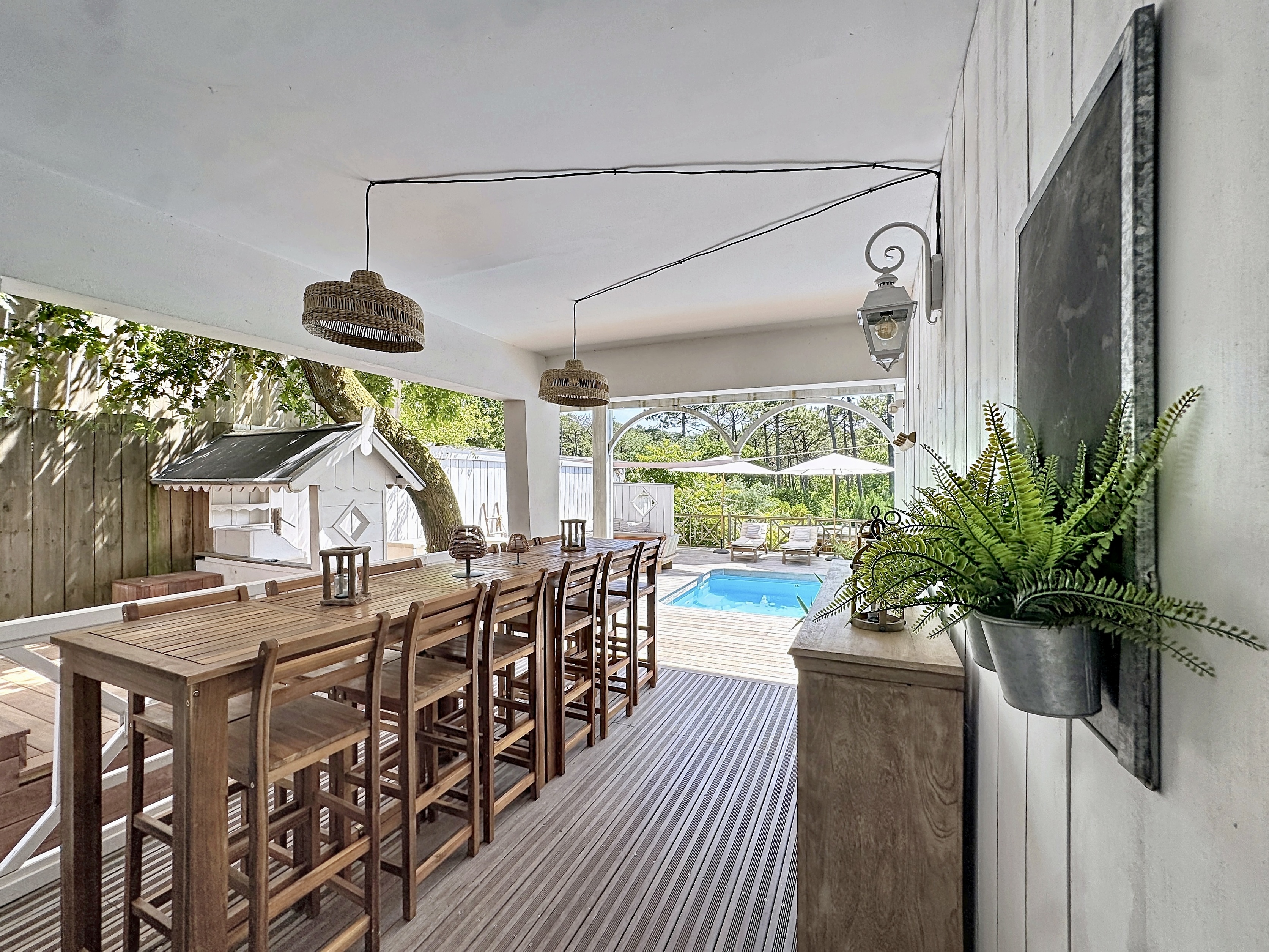 Terrasse et piscine